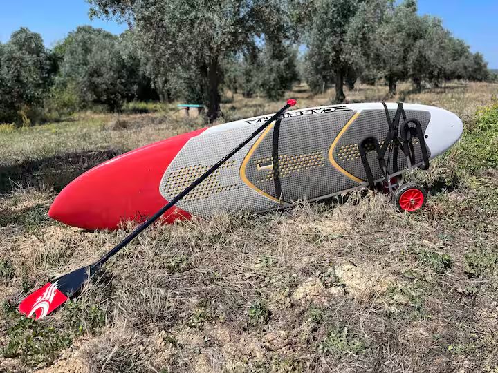 Prancha de SUP disponível na casa MonteZinho