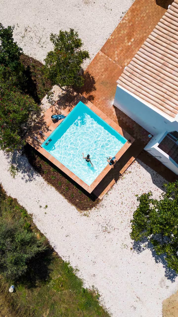 Vista aérea da piscina da casa MonteZinho