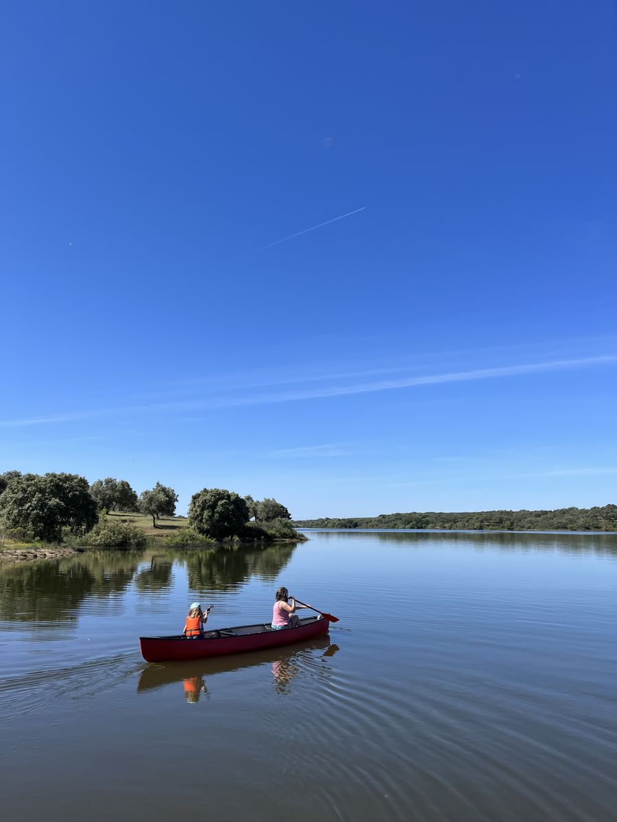 Canoa na Barragem do Maranhão, junto à casa MonteZinho